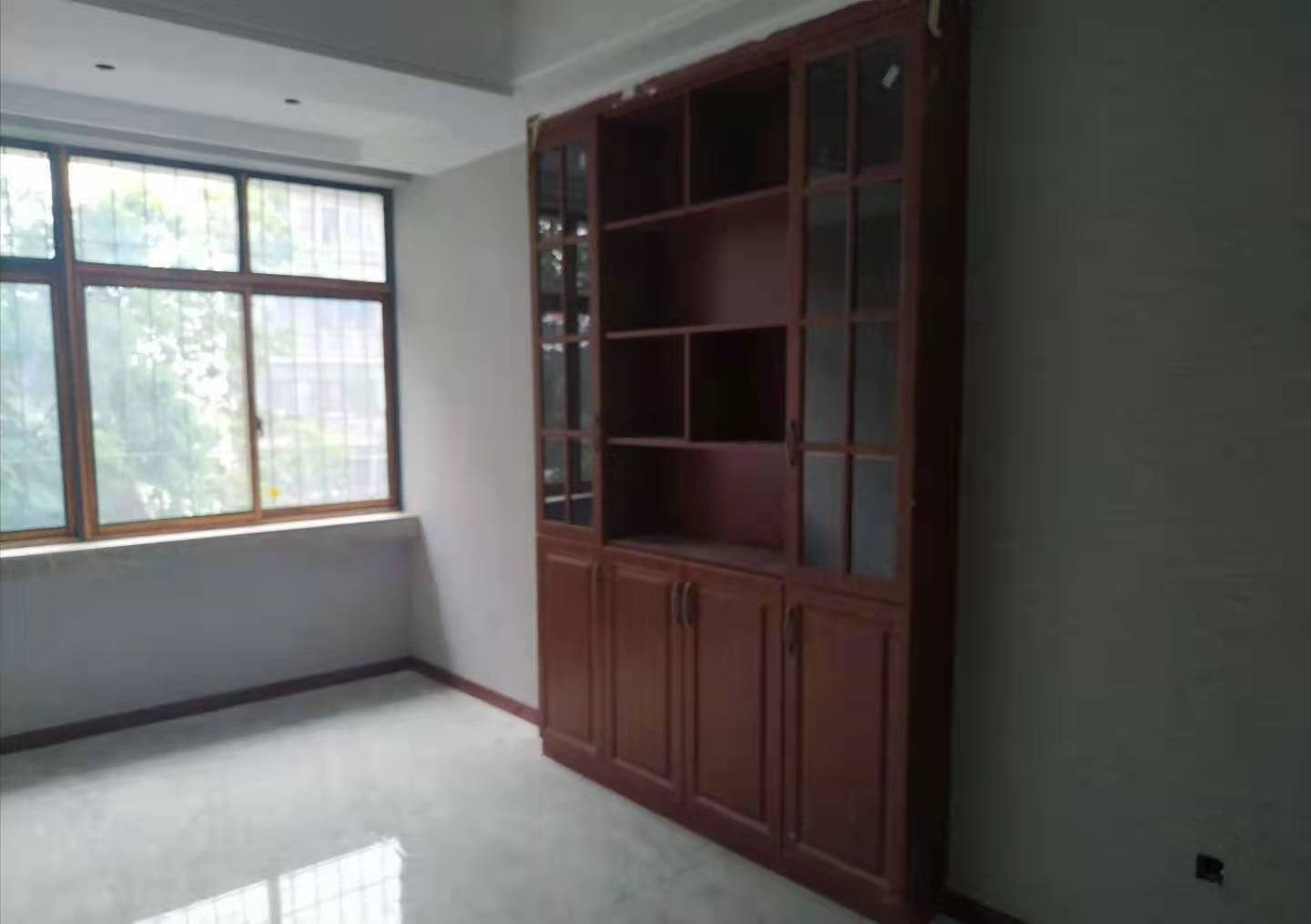 荆州街单位院二手房